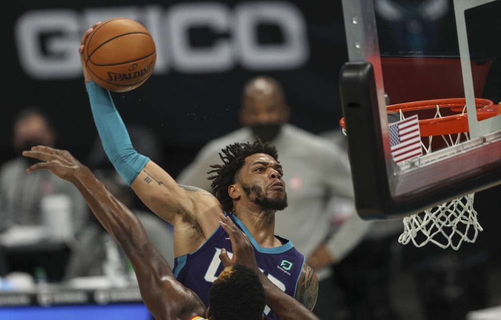  布里奇斯高效砍分黄蜂不敌老鹰遭遇三连败打击